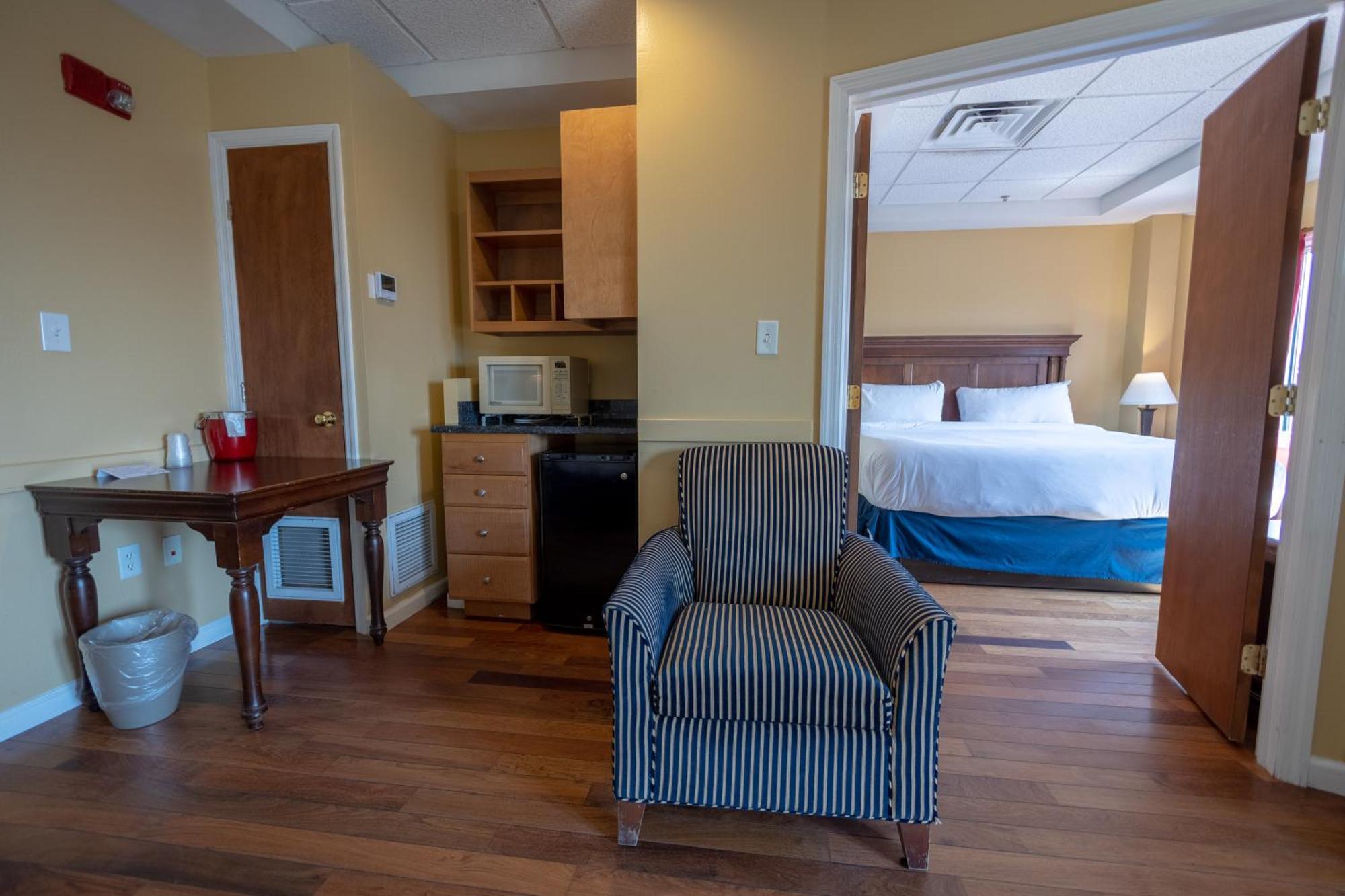 Ocean Inn & Suites St. Simons Island Экстерьер фото