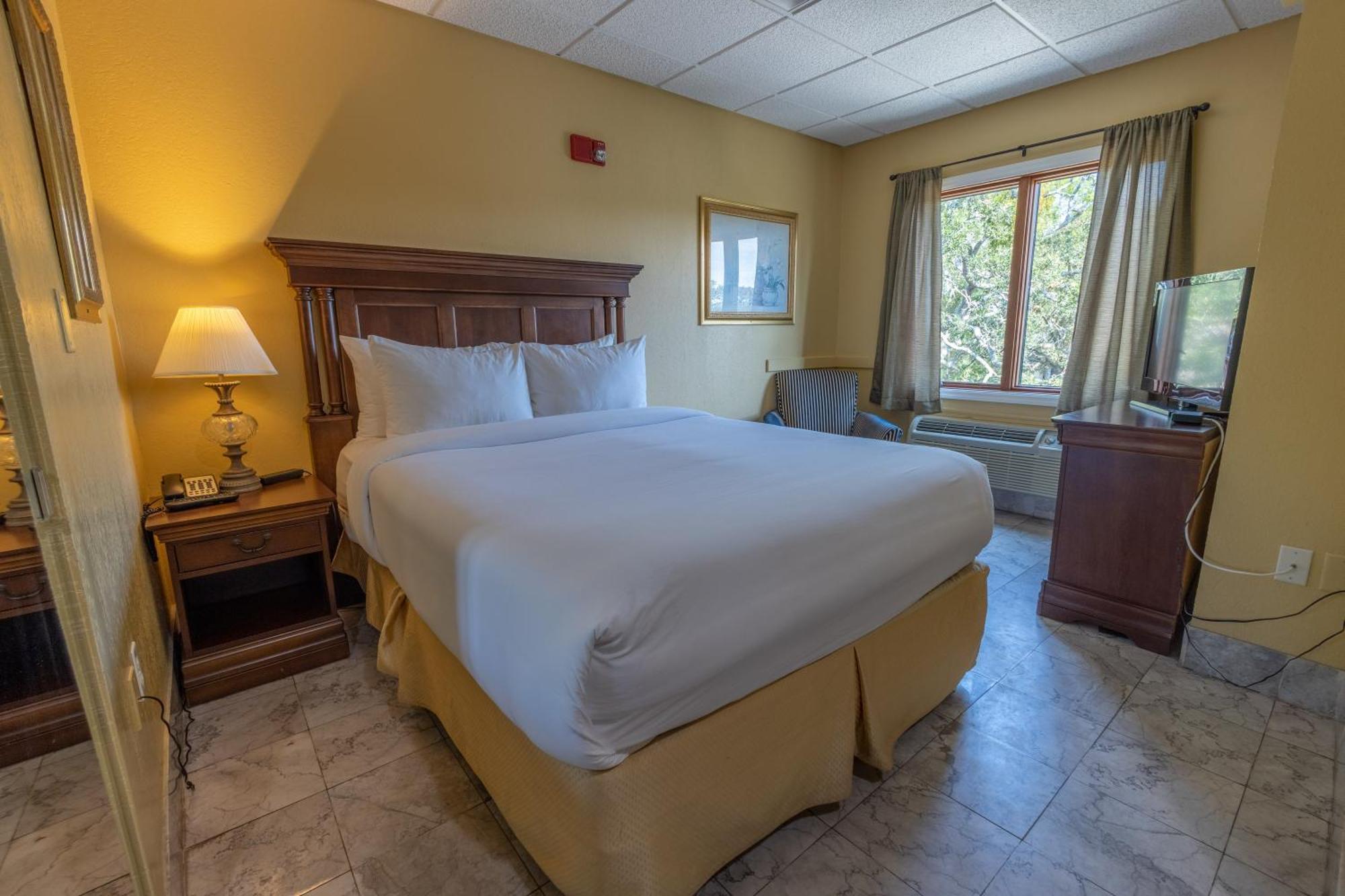 Ocean Inn & Suites St. Simons Island Экстерьер фото