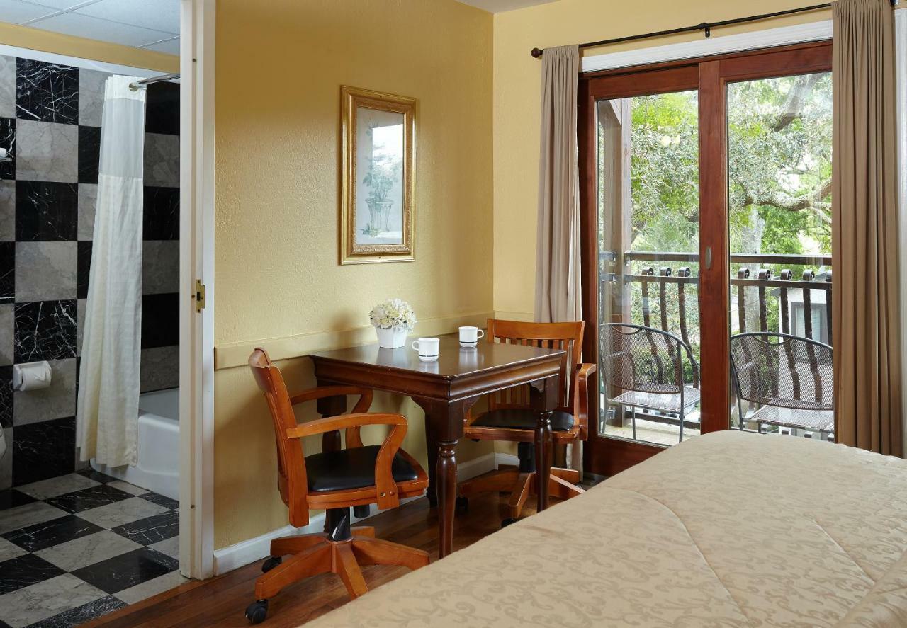 Ocean Inn & Suites St. Simons Island Экстерьер фото